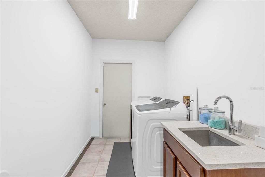For Sale: $430,000 (4 beds, 2 baths, 1558 Square Feet)