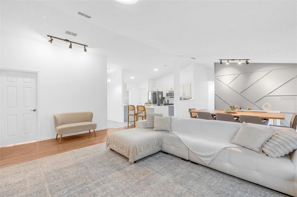 For Sale: $430,000 (4 beds, 2 baths, 1558 Square Feet)