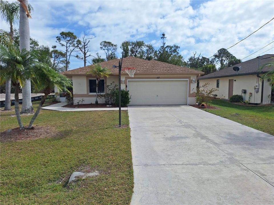 For Rent: $2,295 (3 beds, 2 baths, 1344 Square Feet)