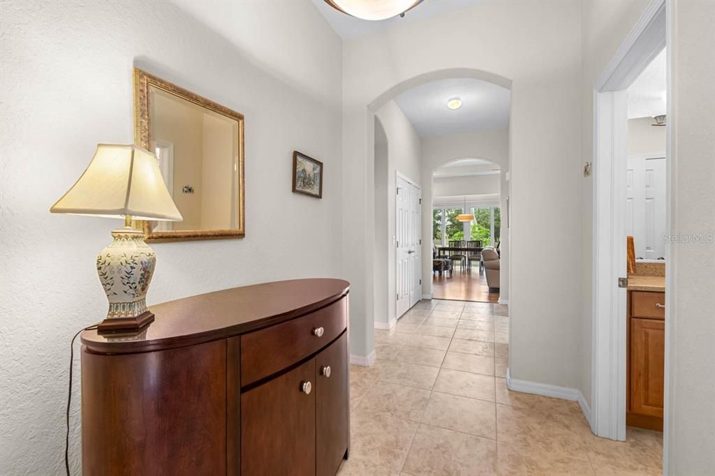 For Sale: $345,000 (3 beds, 2 baths, 1881 Square Feet)