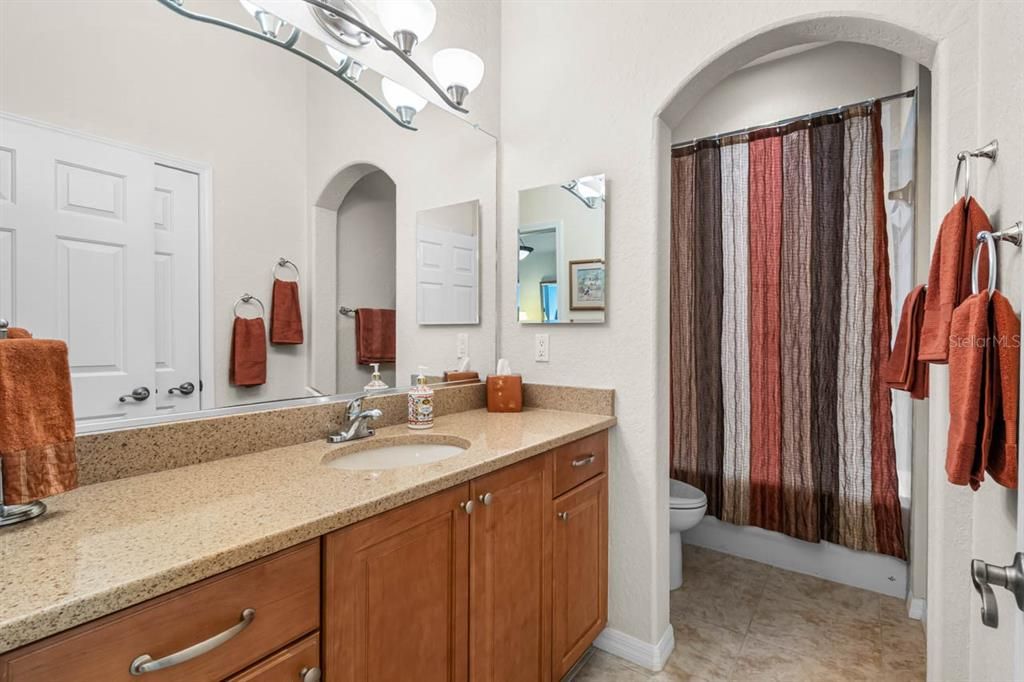 For Sale: $345,000 (3 beds, 2 baths, 1881 Square Feet)