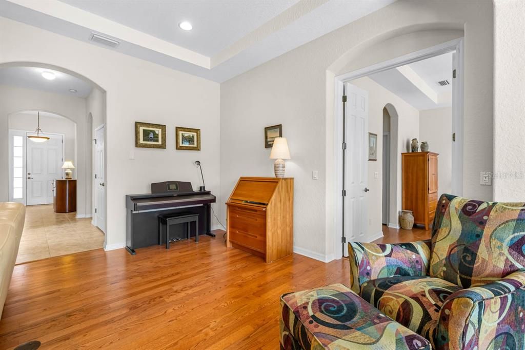 For Sale: $345,000 (3 beds, 2 baths, 1881 Square Feet)