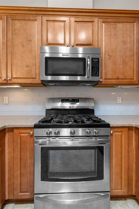 For Sale: $345,000 (3 beds, 2 baths, 1881 Square Feet)