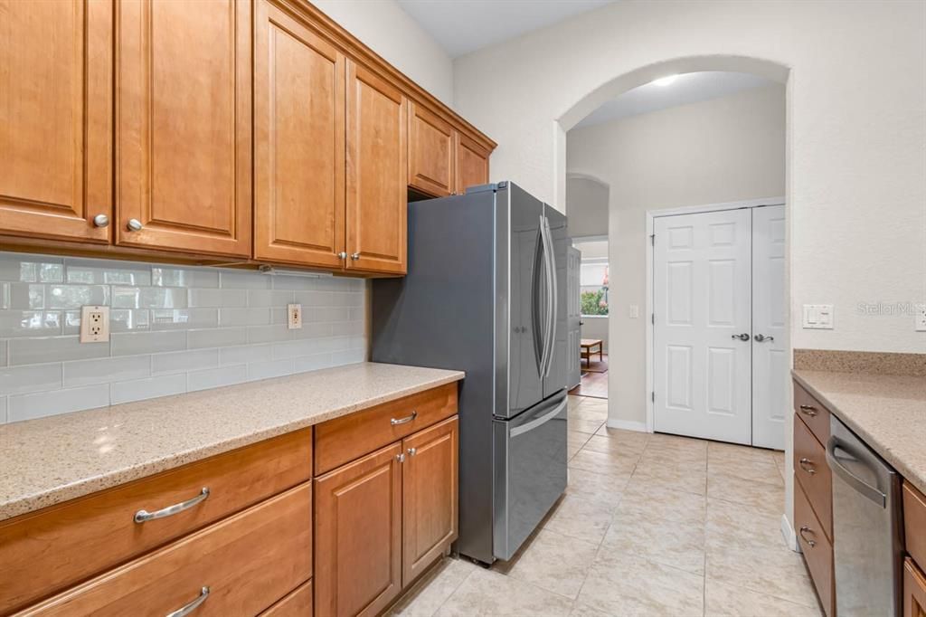 For Sale: $345,000 (3 beds, 2 baths, 1881 Square Feet)