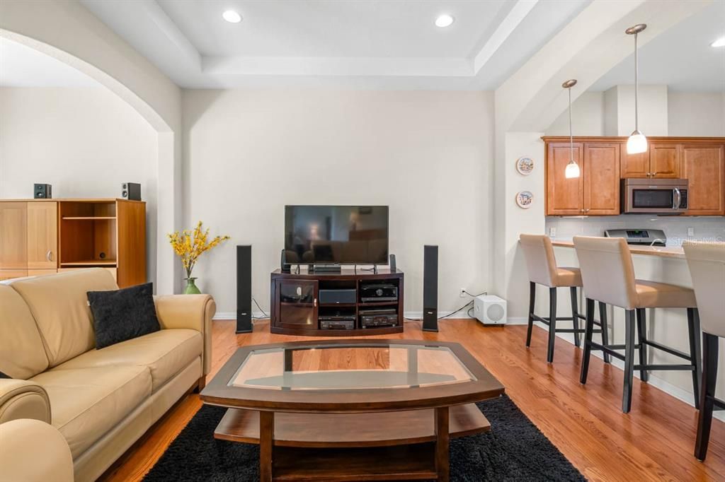 For Sale: $345,000 (3 beds, 2 baths, 1881 Square Feet)