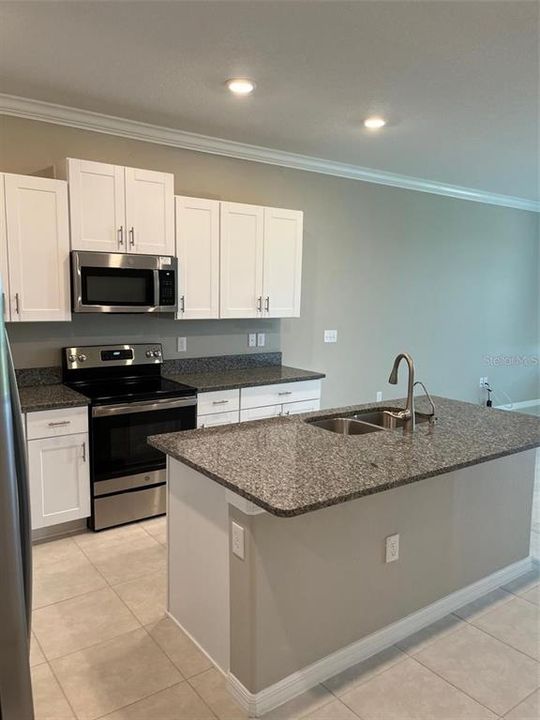 For Rent: $2,200 (3 beds, 2 baths, 1760 Square Feet)