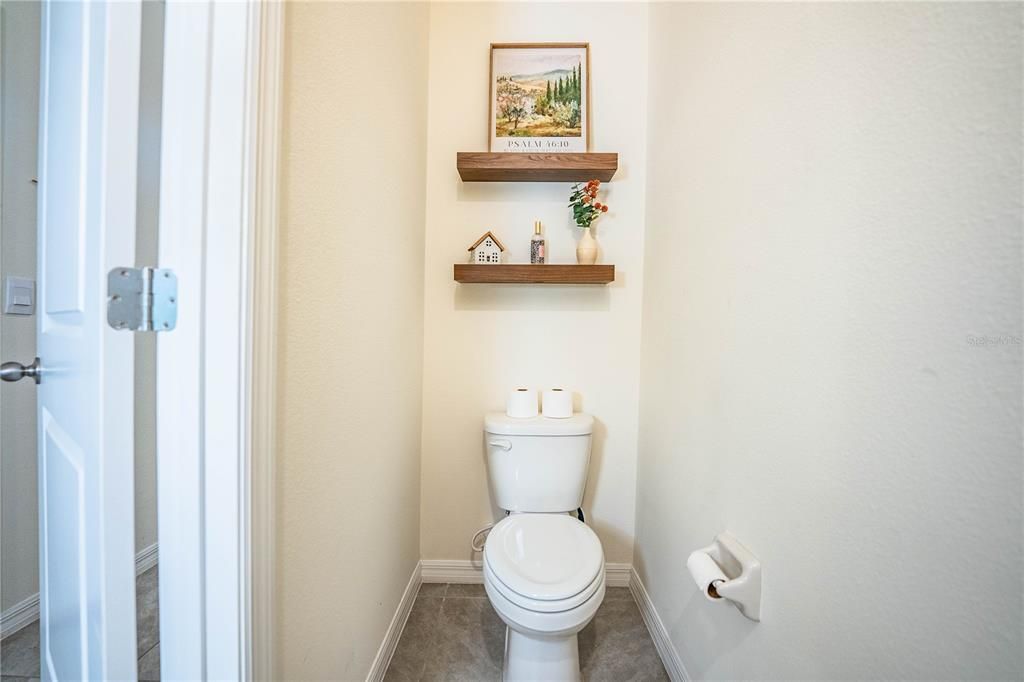 For Rent: $2,200 (3 beds, 2 baths, 1681 Square Feet)
