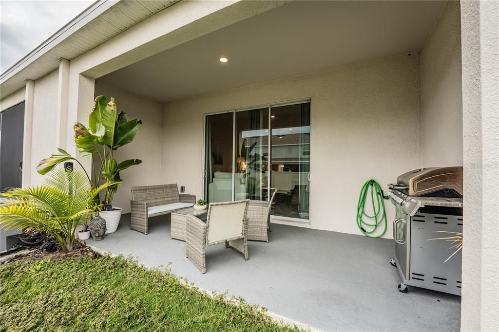 For Rent: $2,200 (3 beds, 2 baths, 1681 Square Feet)