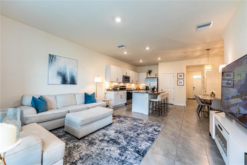 For Rent: $2,200 (3 beds, 2 baths, 1681 Square Feet)