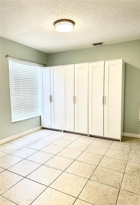For Rent: $2,400 (3 beds, 2 baths, 1418 Square Feet)