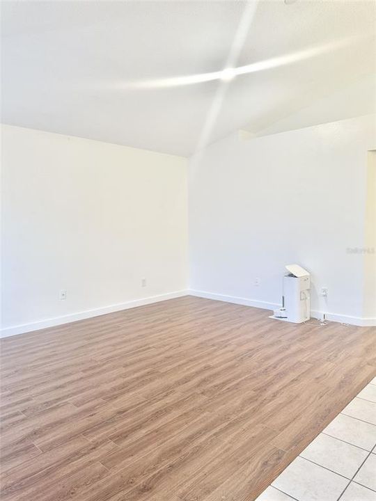 For Rent: $2,400 (3 beds, 2 baths, 1418 Square Feet)