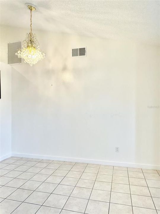 For Rent: $2,400 (3 beds, 2 baths, 1418 Square Feet)