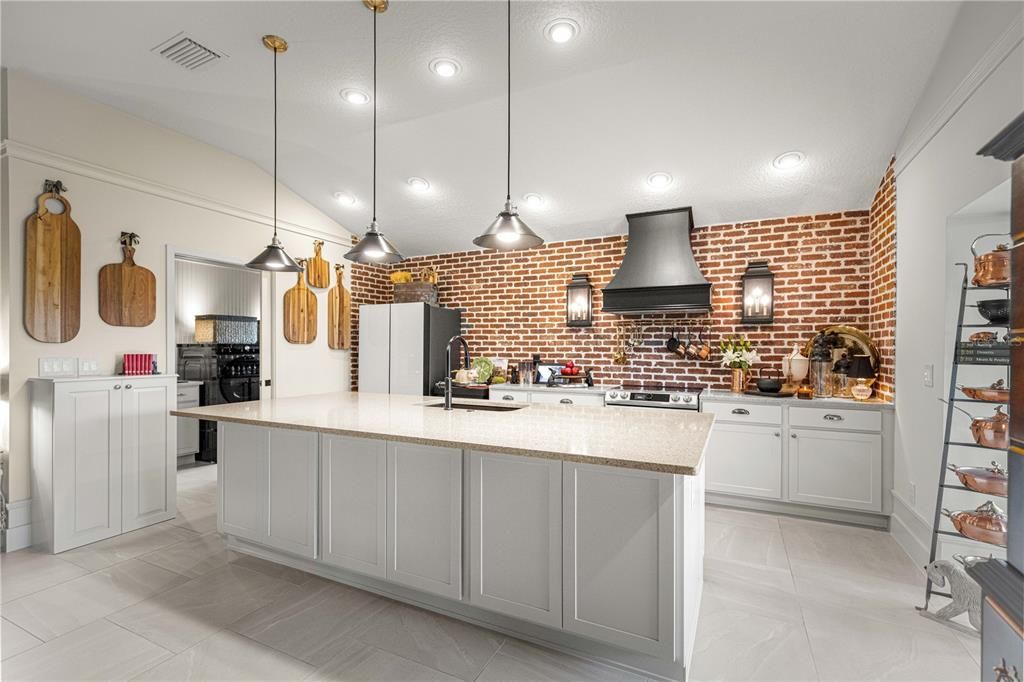 For Sale: $675,000 (3 beds, 3 baths, 1901 Square Feet)