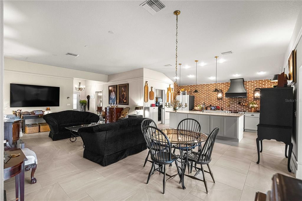 For Sale: $675,000 (3 beds, 3 baths, 1901 Square Feet)