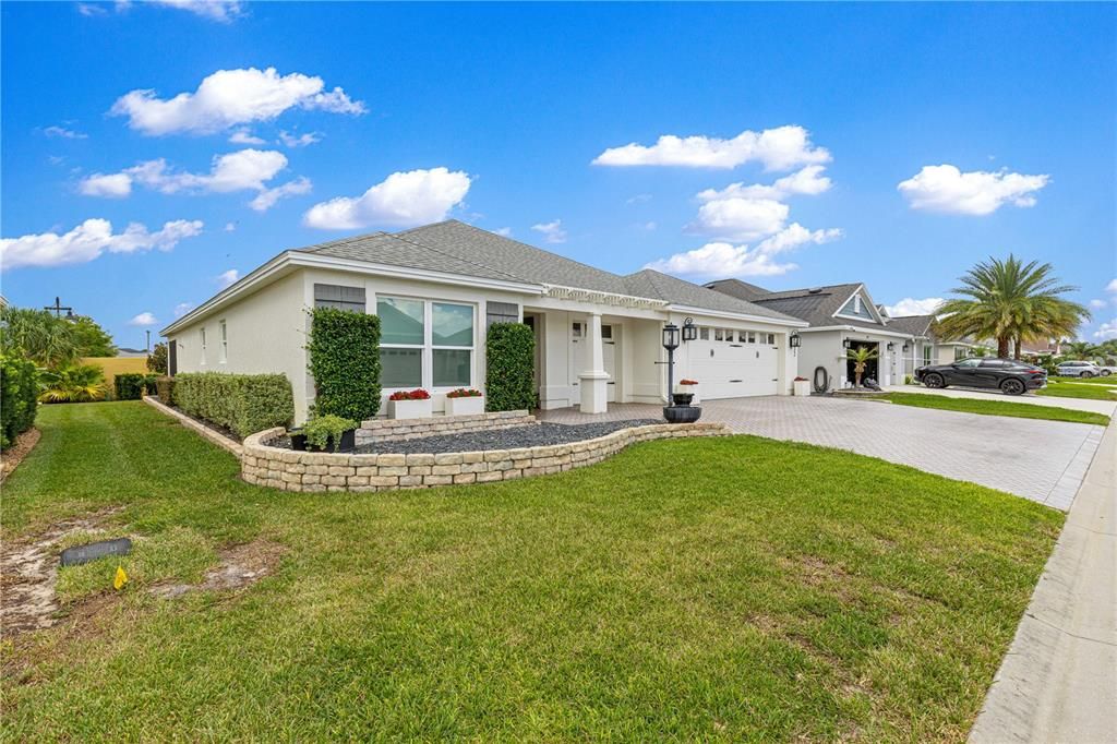 For Sale: $675,000 (3 beds, 3 baths, 1901 Square Feet)
