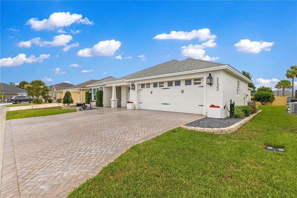 For Sale: $675,000 (3 beds, 3 baths, 1901 Square Feet)