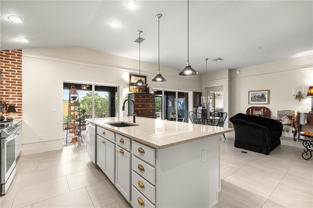 For Sale: $675,000 (3 beds, 3 baths, 1901 Square Feet)