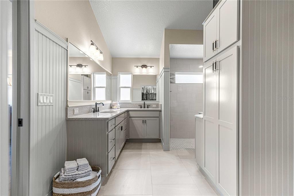 For Sale: $675,000 (3 beds, 3 baths, 1901 Square Feet)