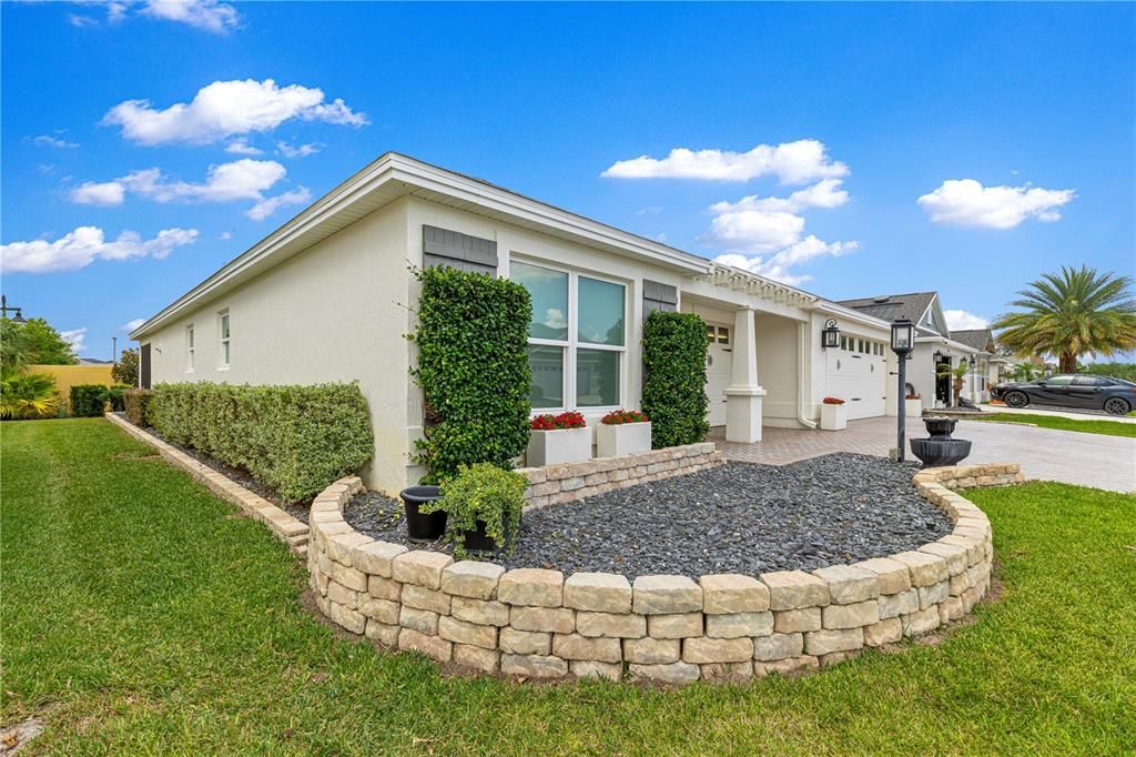 For Sale: $675,000 (3 beds, 3 baths, 1901 Square Feet)