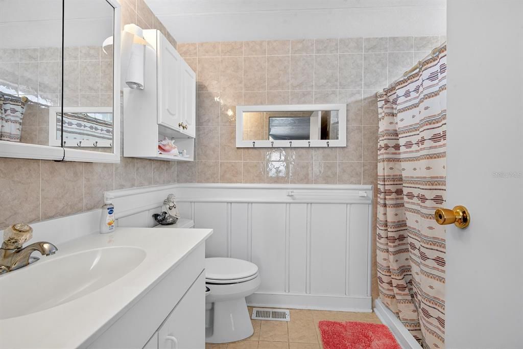 For Sale: $228,000 (2 beds, 2 baths, 1188 Square Feet)