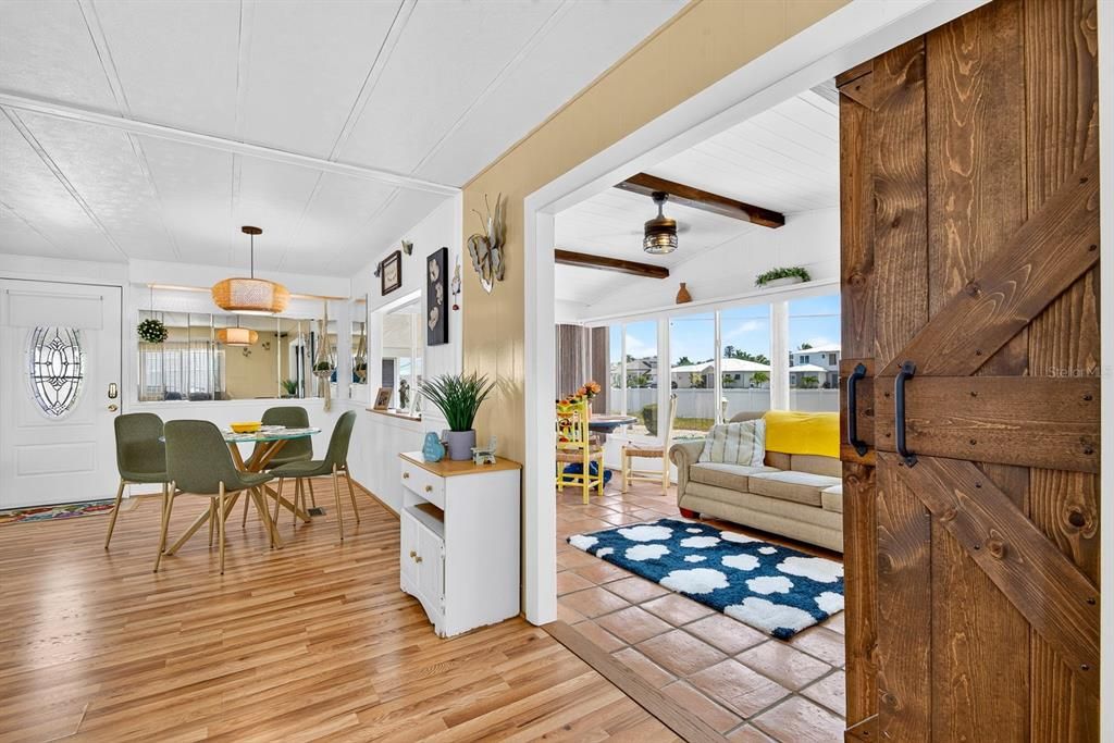 For Sale: $228,000 (2 beds, 2 baths, 1188 Square Feet)