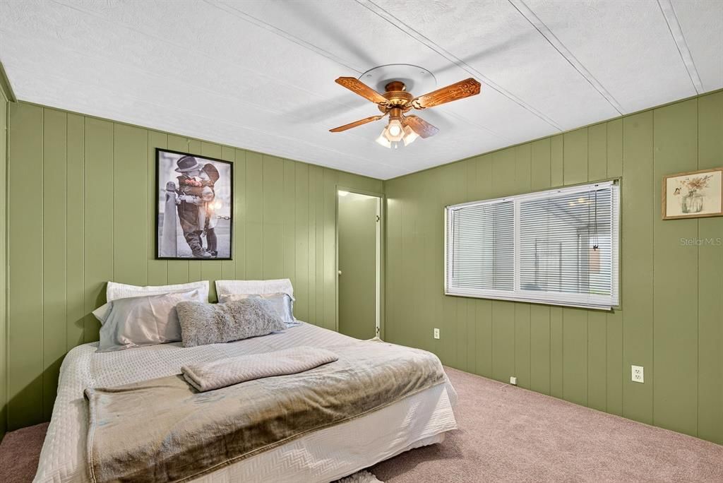 For Sale: $228,000 (2 beds, 2 baths, 1188 Square Feet)