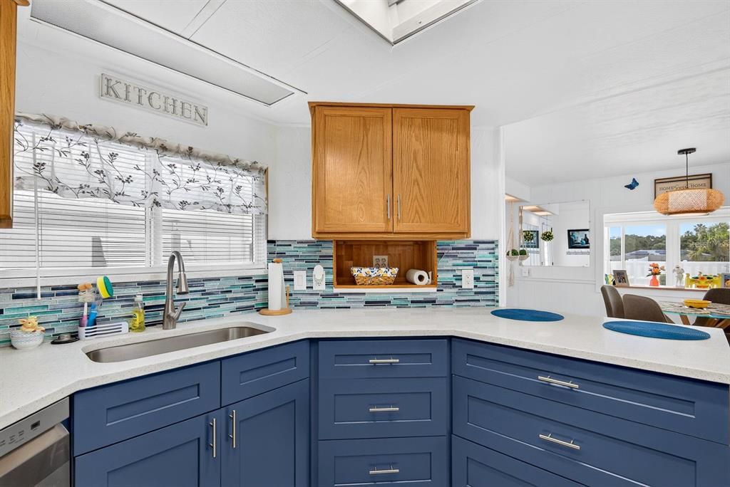 For Sale: $228,000 (2 beds, 2 baths, 1188 Square Feet)