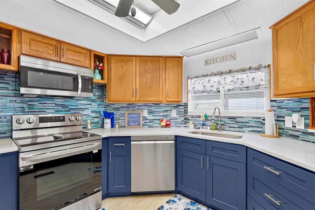 For Sale: $228,000 (2 beds, 2 baths, 1188 Square Feet)