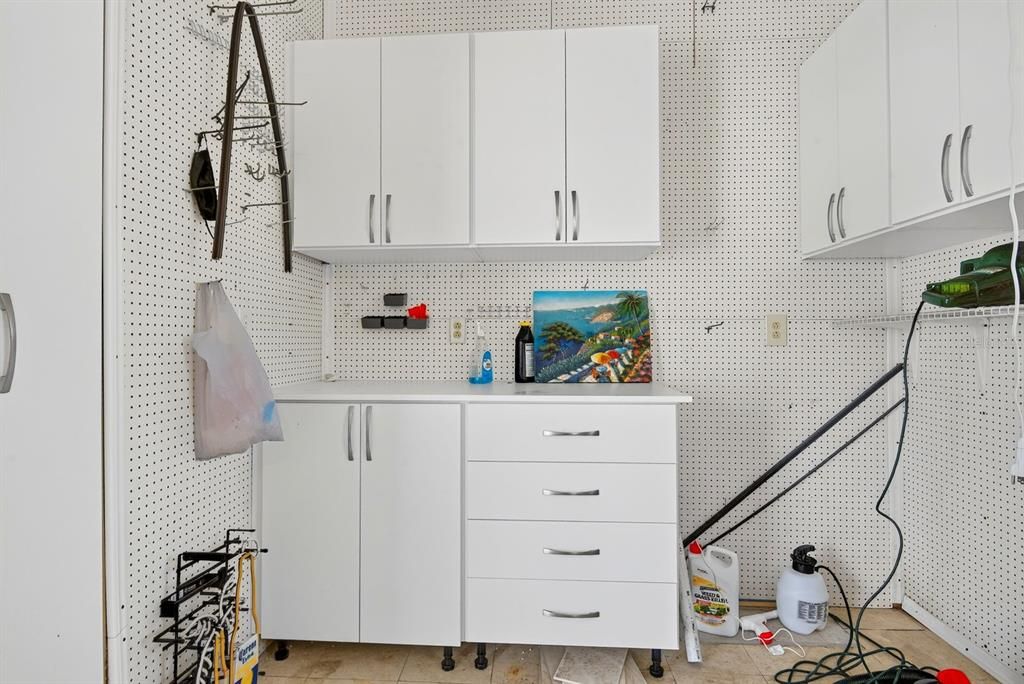 For Sale: $228,000 (2 beds, 2 baths, 1188 Square Feet)