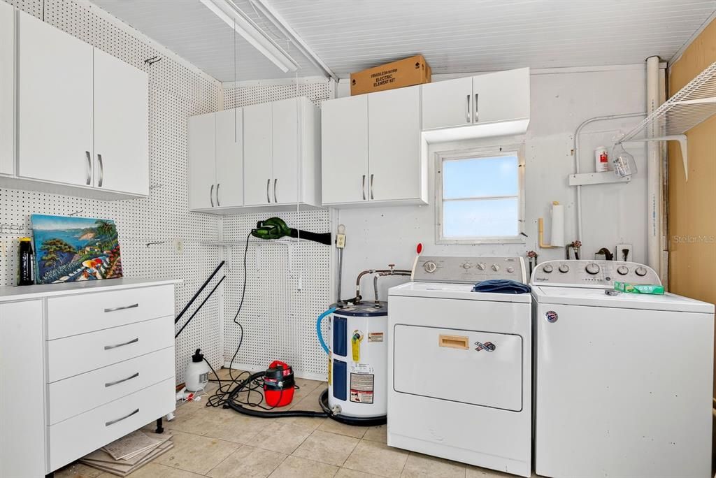 For Sale: $228,000 (2 beds, 2 baths, 1188 Square Feet)