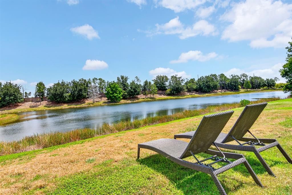 For Sale: $700,000 (4 beds, 2 baths, 2674 Square Feet)