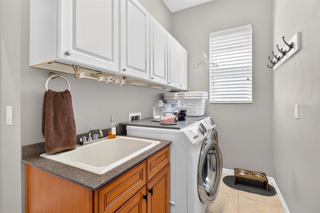For Sale: $700,000 (4 beds, 2 baths, 2674 Square Feet)