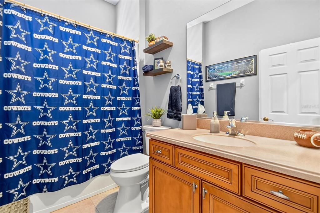 For Sale: $700,000 (4 beds, 2 baths, 2674 Square Feet)