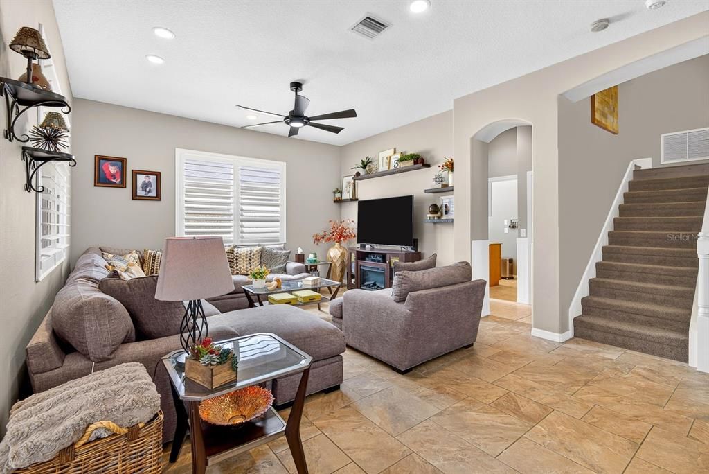 For Sale: $700,000 (4 beds, 2 baths, 2674 Square Feet)