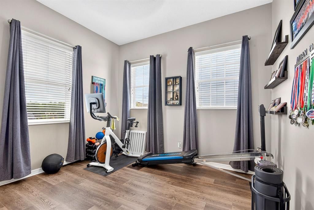 For Sale: $700,000 (4 beds, 2 baths, 2674 Square Feet)
