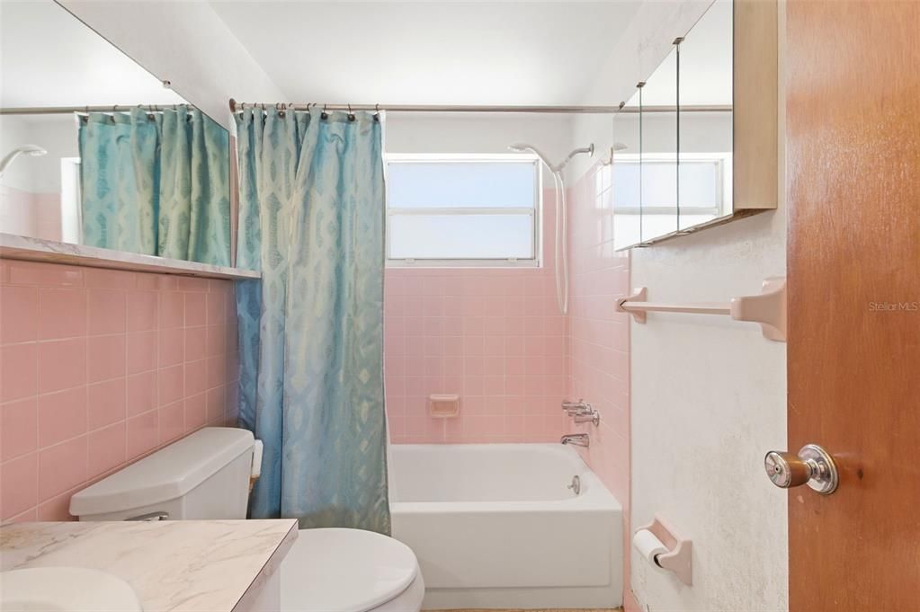 На продажу: $179,000 (2 спален, 1 ванн, 1096 Квадратных фут)