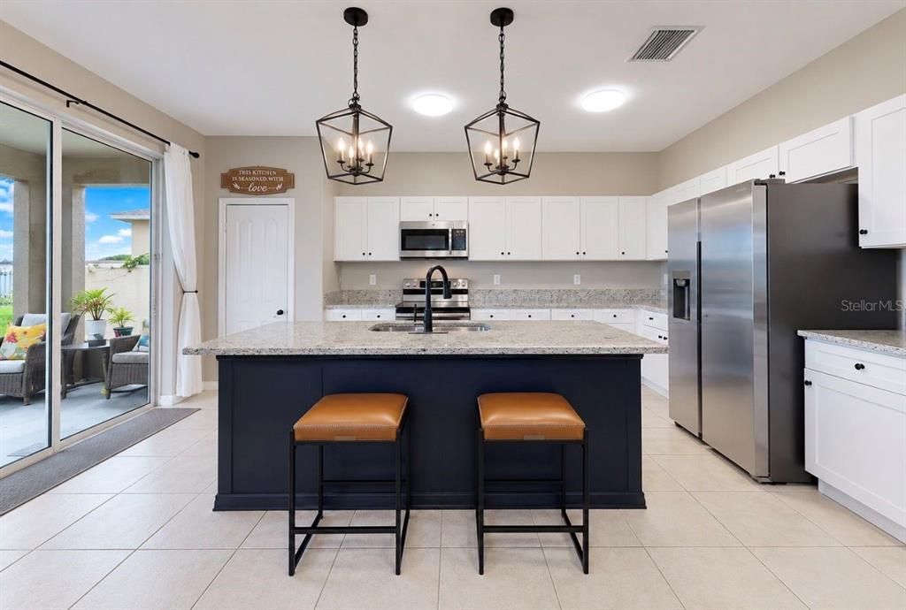 En Venta: $375,000 (5 camas, 3 baños, 2320 Pies cuadrados)