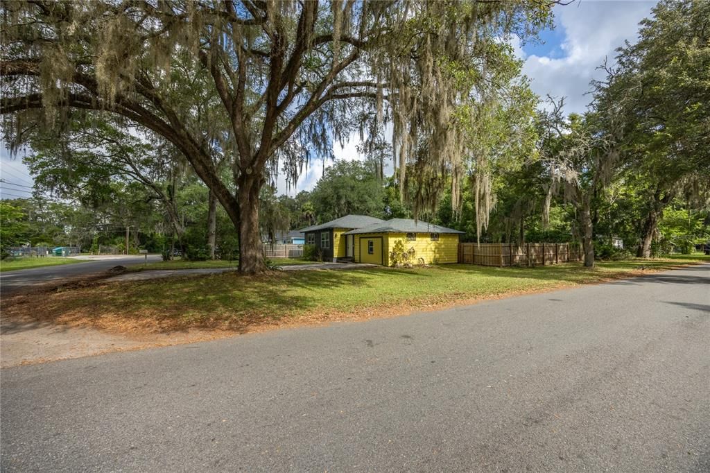 For Sale: $190,000 (3 beds, 1 baths, 1328 Square Feet)