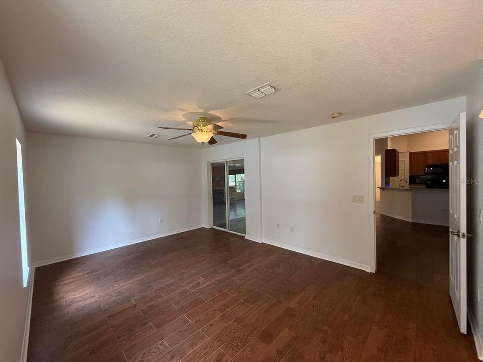 En Venta: $397,900 (3 camas, 2 baños, 1601 Pies cuadrados)