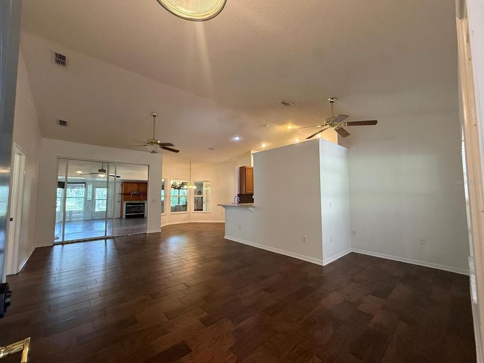 En Venta: $397,900 (3 camas, 2 baños, 1601 Pies cuadrados)