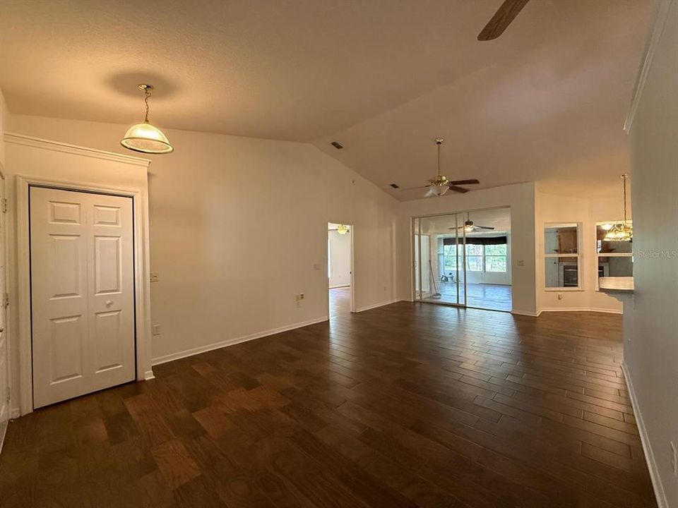 En Venta: $397,900 (3 camas, 2 baños, 1601 Pies cuadrados)