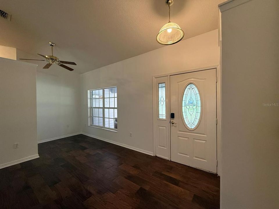 En Venta: $397,900 (3 camas, 2 baños, 1601 Pies cuadrados)