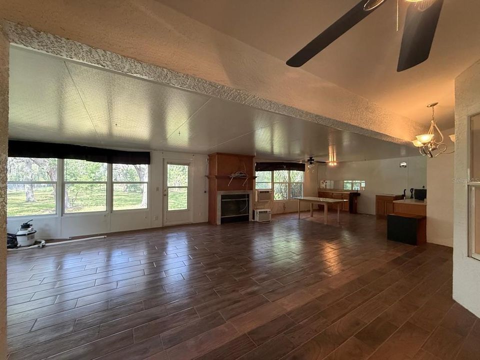 En Venta: $397,900 (3 camas, 2 baños, 1601 Pies cuadrados)