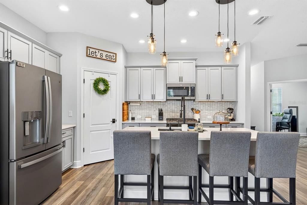 For Sale: $495,000 (2 beds, 2 baths, 1490 Square Feet)