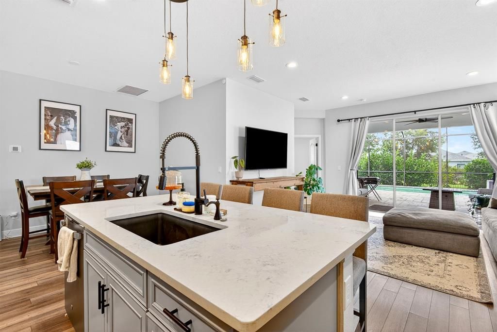 For Sale: $495,000 (2 beds, 2 baths, 1490 Square Feet)