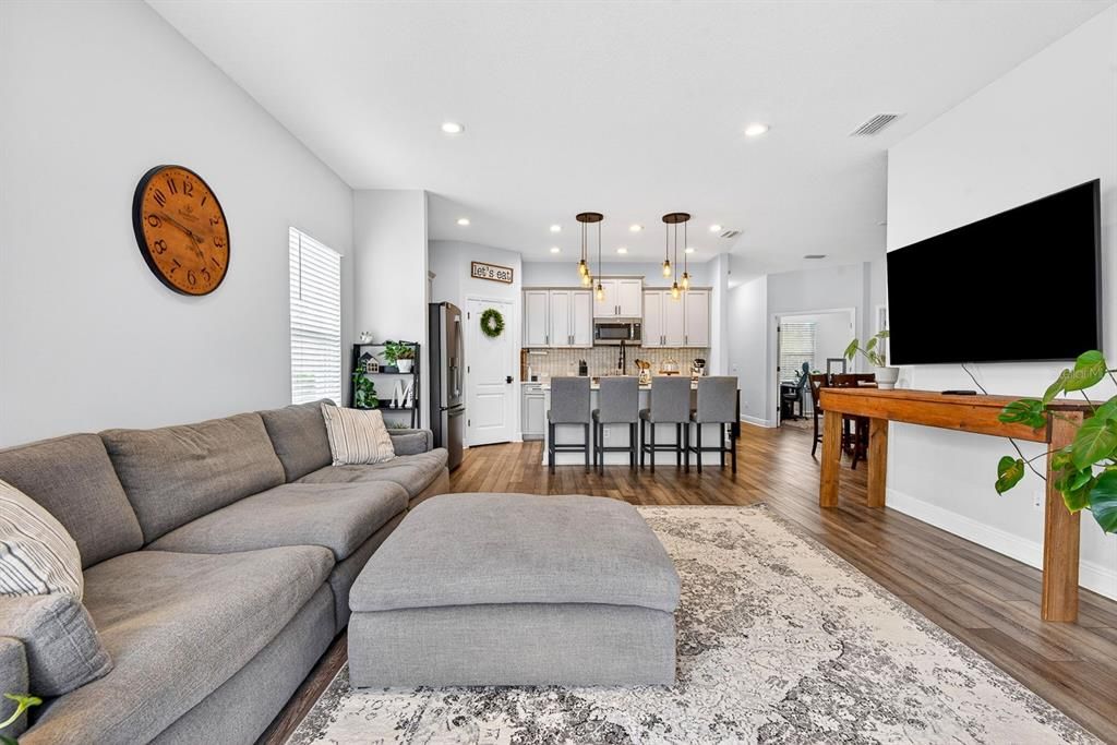 For Sale: $495,000 (2 beds, 2 baths, 1490 Square Feet)