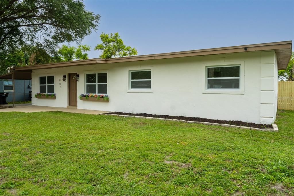 Activo con contrato: $309,000 (4 camas, 2 baños, 1454 Pies cuadrados)