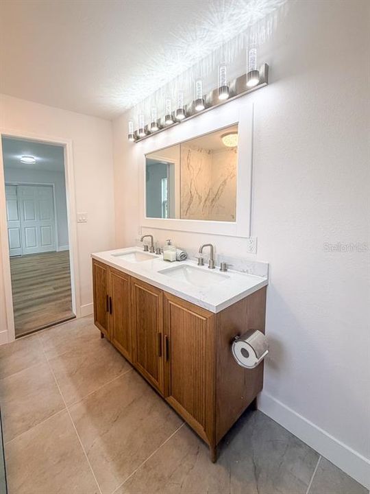 Activo con contrato: $309,000 (4 camas, 2 baños, 1454 Pies cuadrados)