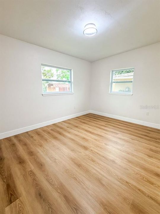 Activo con contrato: $309,000 (4 camas, 2 baños, 1454 Pies cuadrados)