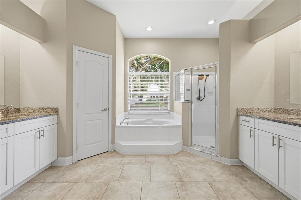 For Sale: $549,900 (4 beds, 3 baths, 2418 Square Feet)